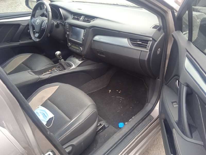 toyota avensis touring sports del año 2016