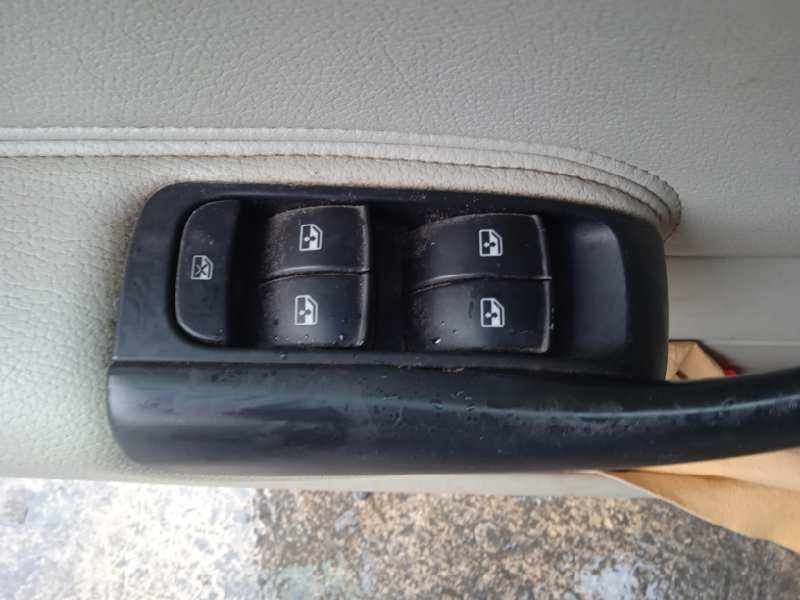 saab 9-3 berlina del año 2006