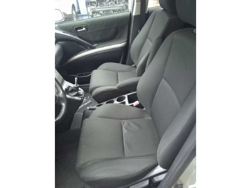 toyota corolla verso (r1) del año 2006