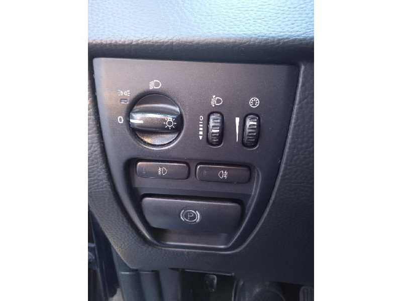 volvo xc90 del año 2004