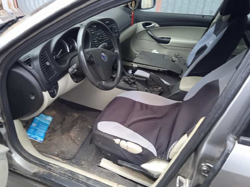 saab 9-3 berlina del año 2006