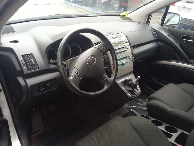 toyota corolla verso (r1) del año 2006