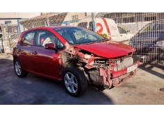 toyota auris del año 2011