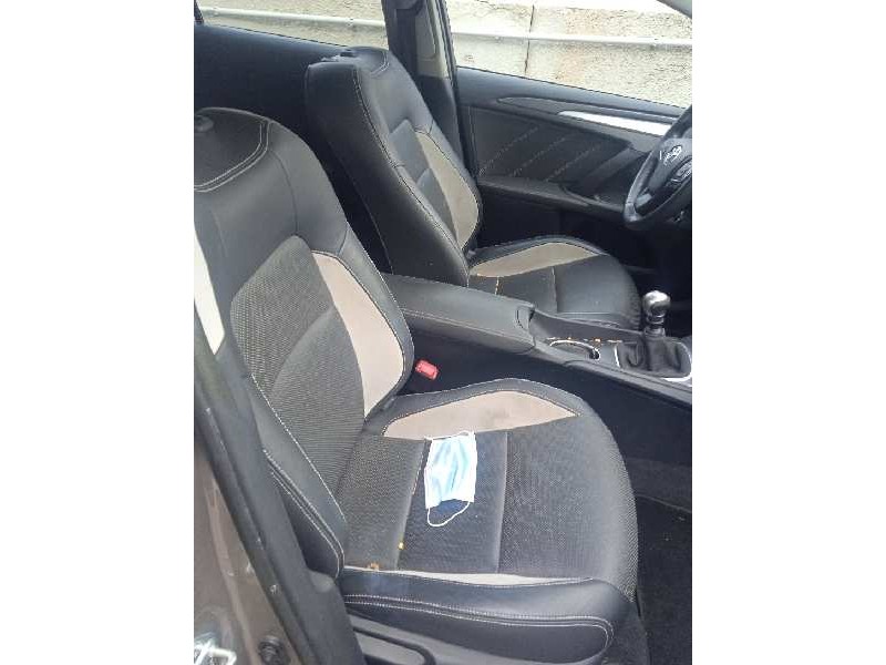 toyota avensis touring sports del año 2016