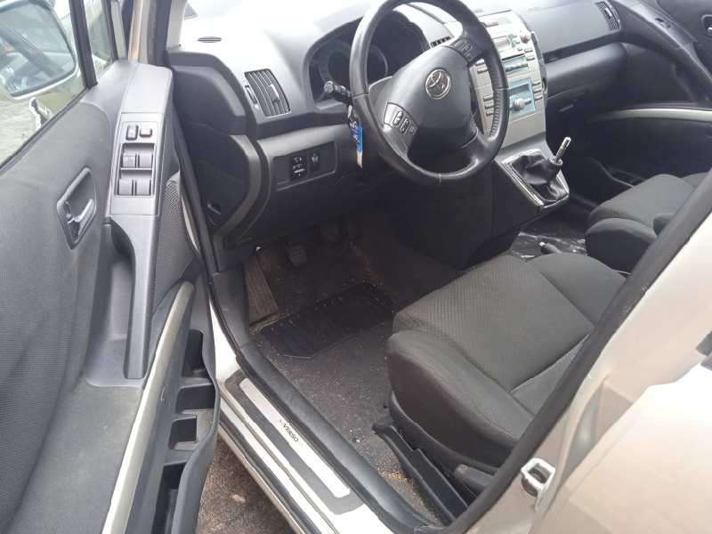 toyota corolla verso (r1) del año 2006