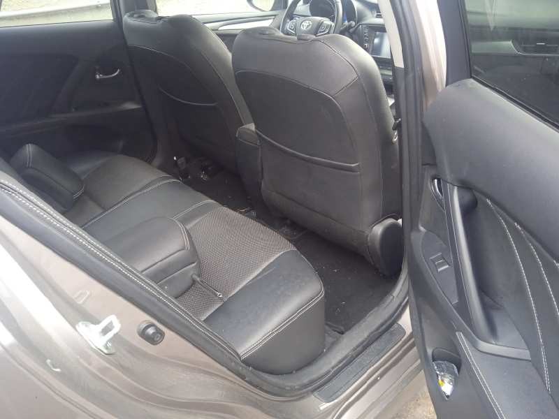 toyota avensis touring sports del año 2016