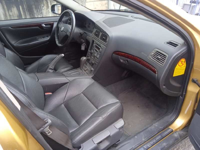 volvo s60 berlina del año 2003