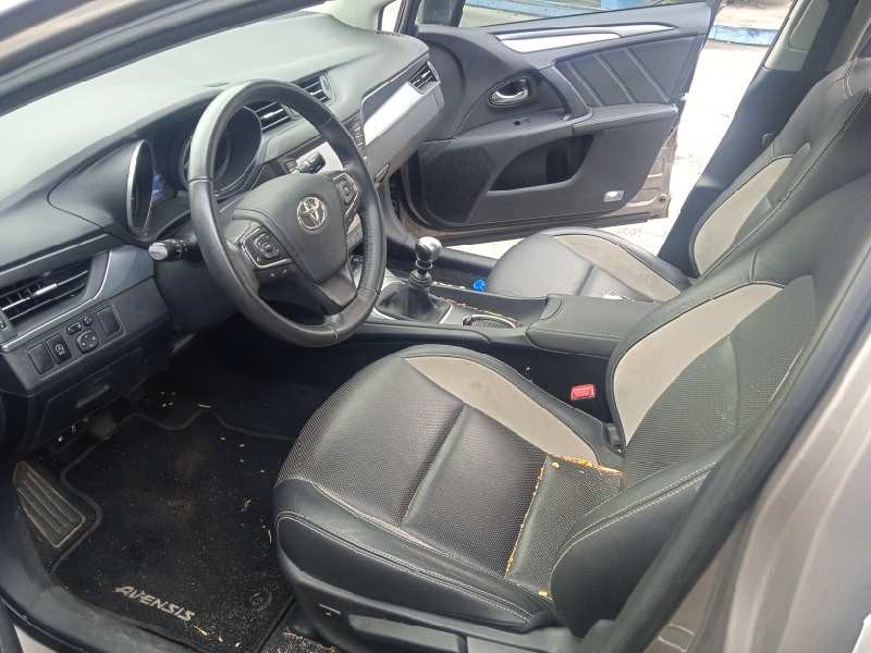 toyota avensis touring sports del año 2016