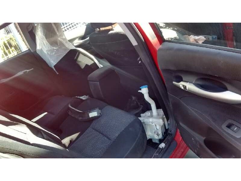 toyota auris del año 2011