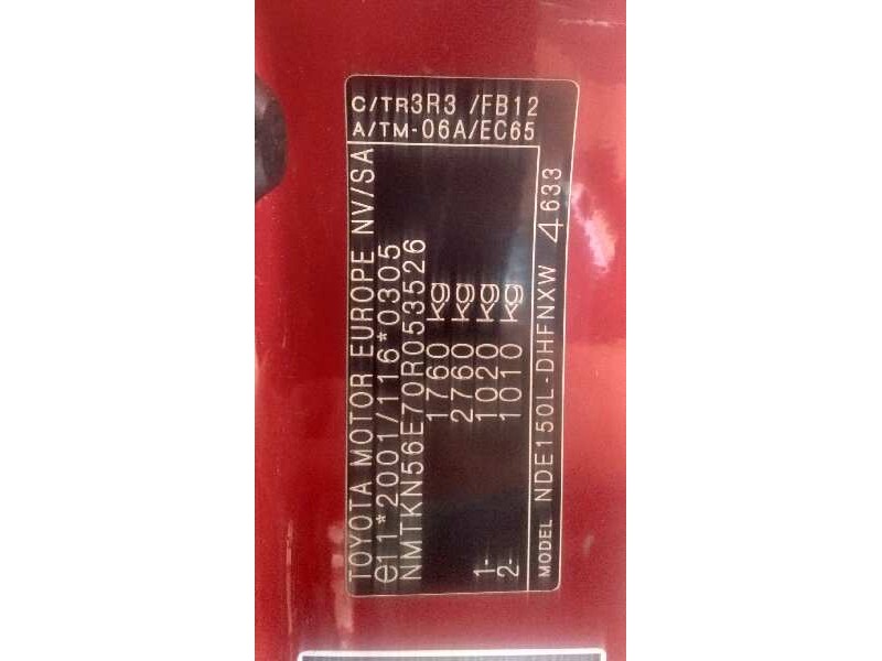 toyota auris del año 2011