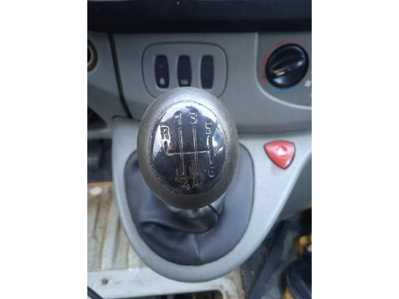 nissan primastar (x83) del año 2005