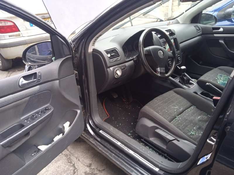 volkswagen golf v berlina (1k1) del año 2006