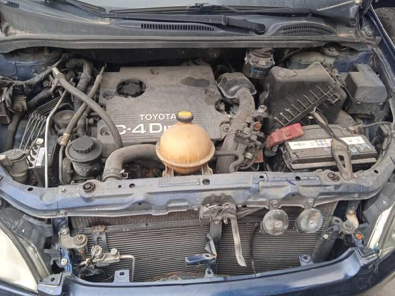 toyota avensis verso (m20) del año 2001