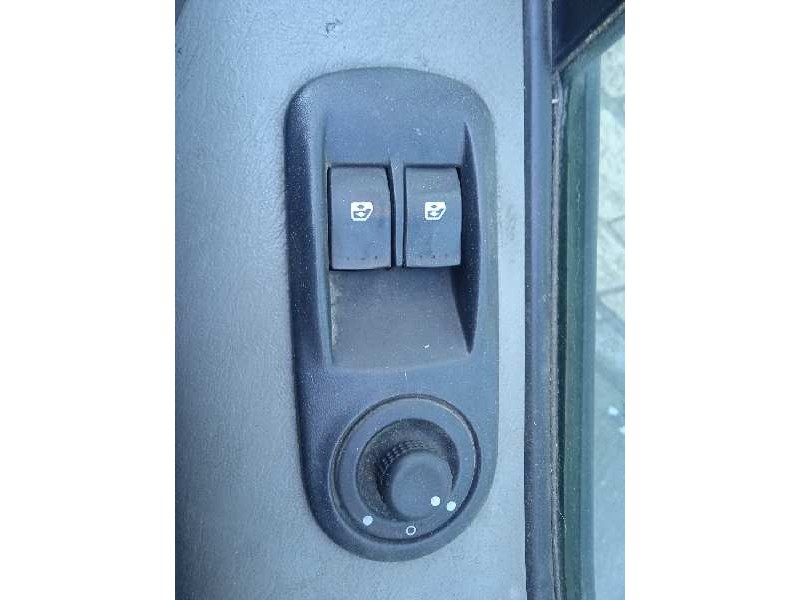 nissan primastar (x83) del año 2005