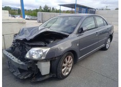 TOYOTA AVENSIS BERLINA (T25)