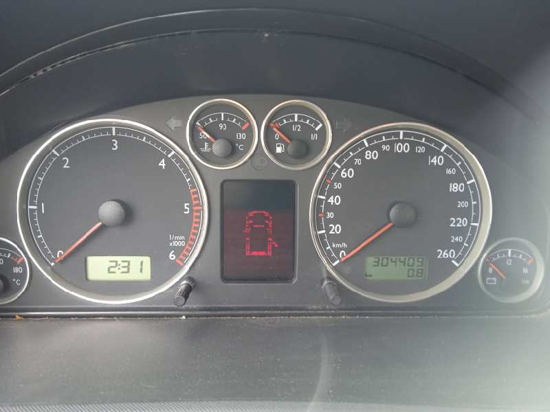 seat alhambra (7v9) del año 2001