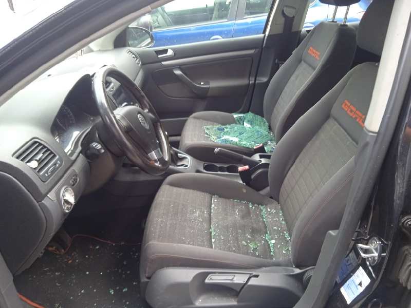 volkswagen golf v berlina (1k1) del año 2006