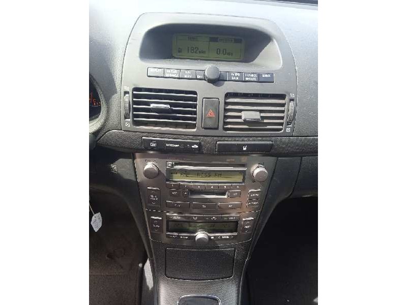 toyota avensis berlina (t25) del año 2005