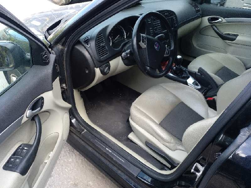 saab 9-3 berlina del año 2005