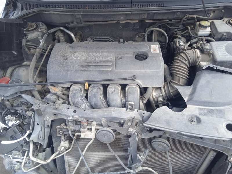 toyota avensis berlina (t25) del año 2005