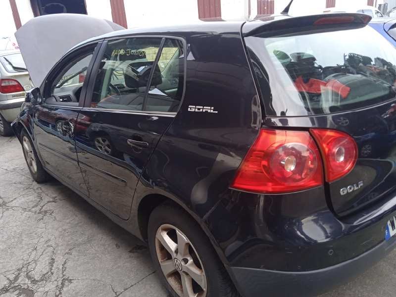 volkswagen golf v berlina (1k1) del año 2006