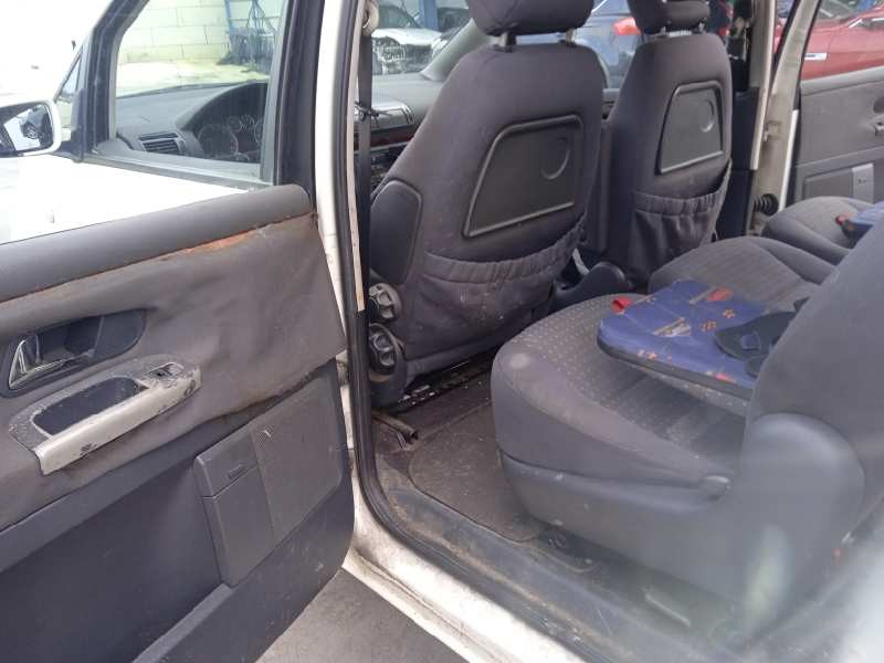 seat alhambra (7v9) del año 2001