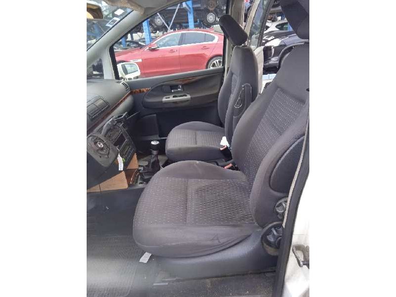 seat alhambra (7v9) del año 2001