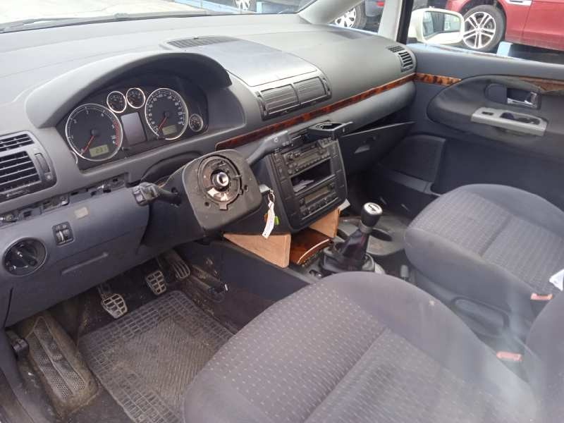 seat alhambra (7v9) del año 2001