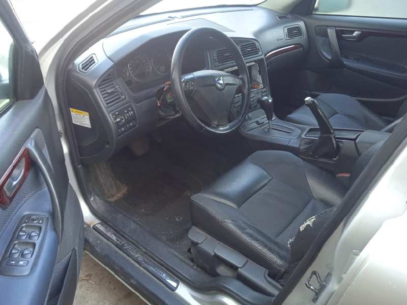 volvo s60 berlina del año 2003