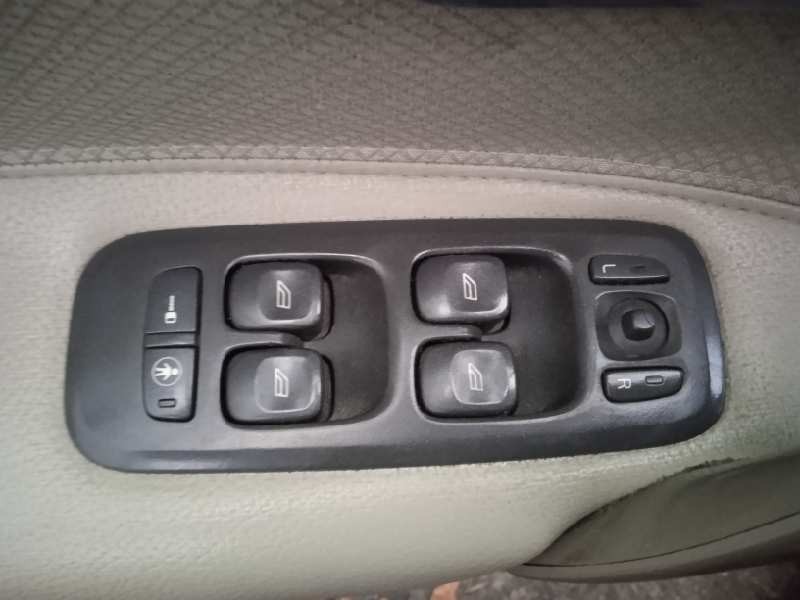 volvo s60 berlina del año 2002