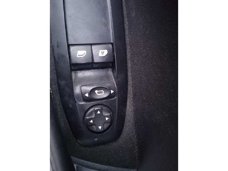 peugeot 208 del año 2013