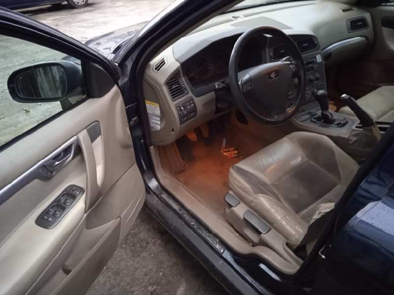 volvo s60 berlina del año 2002