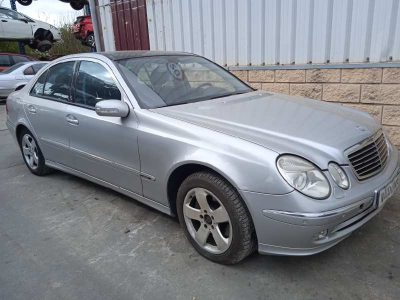 mercedes-benz clase e (w211) berlina del año 2003