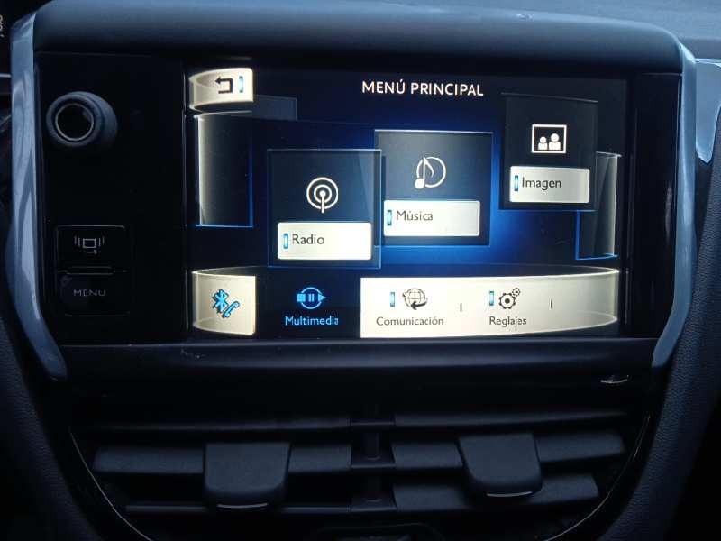 peugeot 208 del año 2013