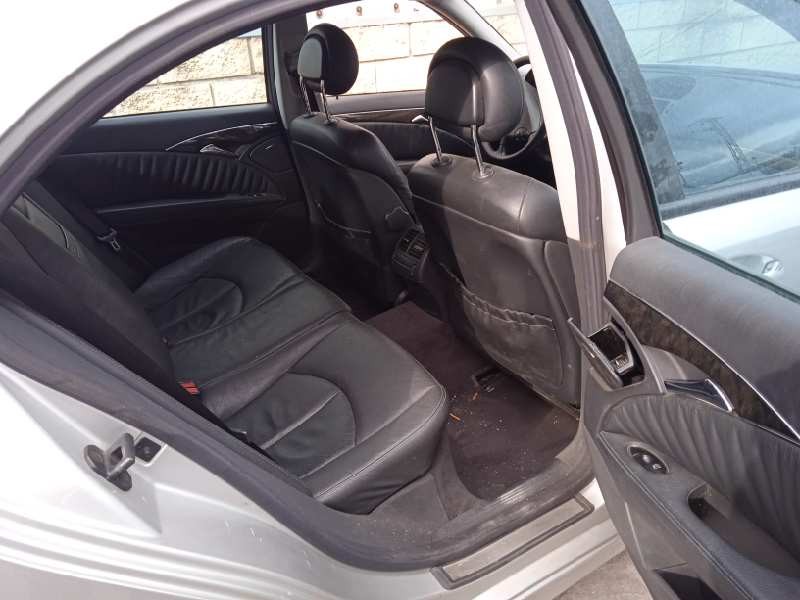 mercedes-benz clase e (w211) berlina del año 2003