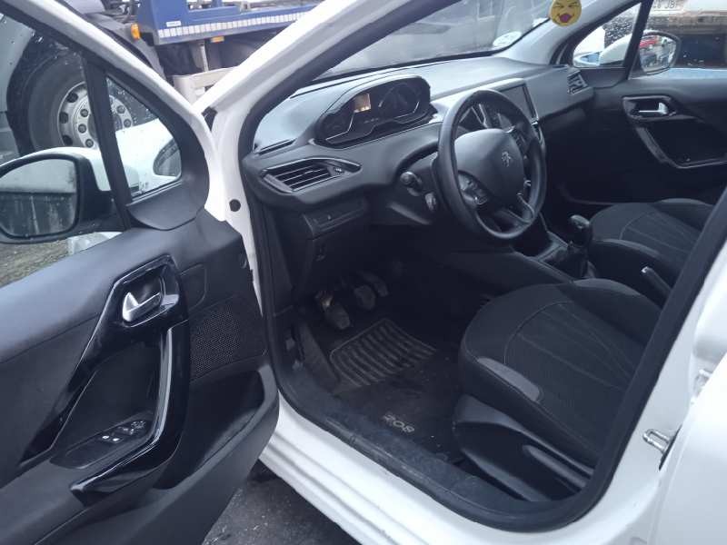 peugeot 208 del año 2013