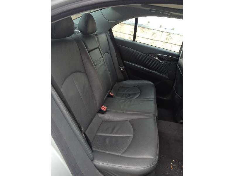 mercedes-benz clase e (w211) berlina del año 2003