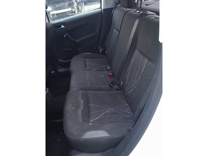 peugeot 208 del año 2013