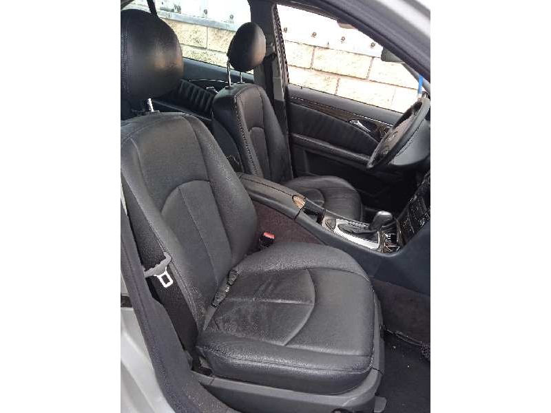 mercedes-benz clase e (w211) berlina del año 2003