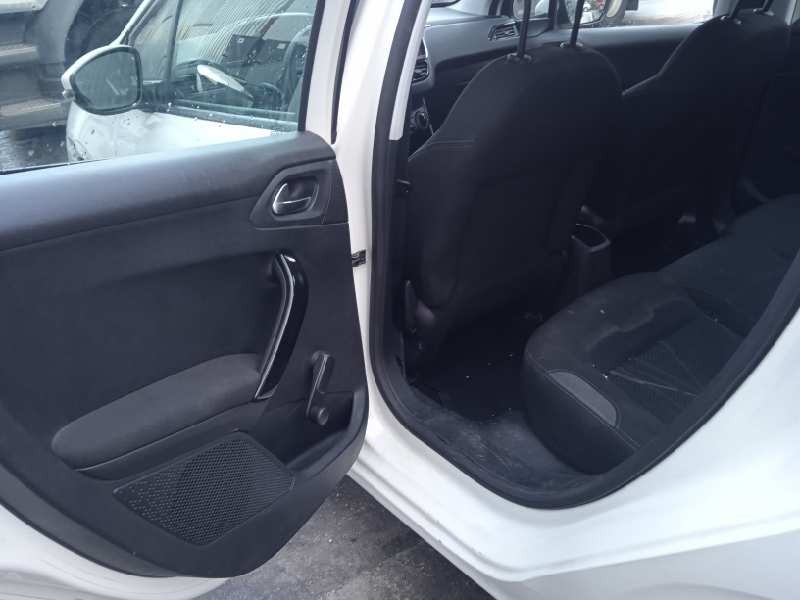 peugeot 208 del año 2013