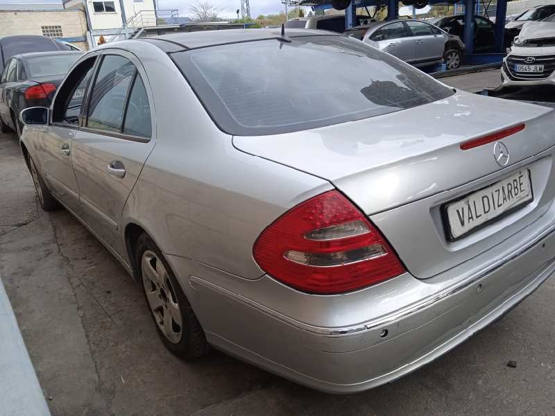 mercedes-benz clase e (w211) berlina del año 2003