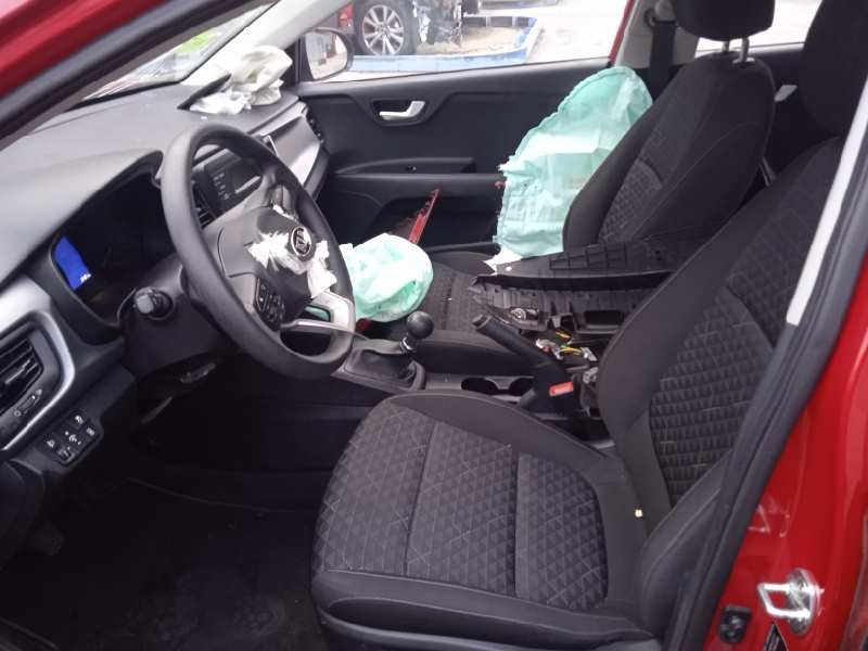 kia rio (yb) del año 2018