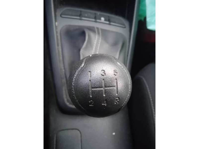 kia rio (yb) del año 2018