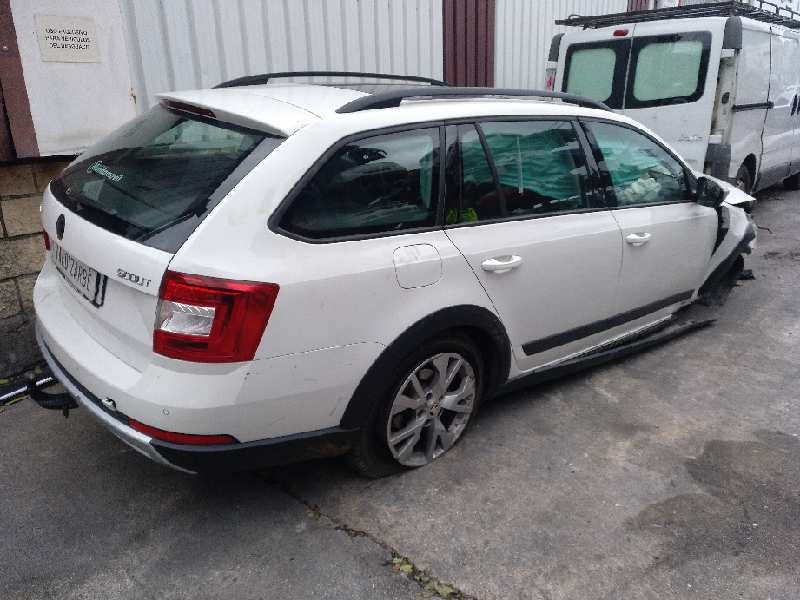 skoda octavia combi (5e5) del año 2015