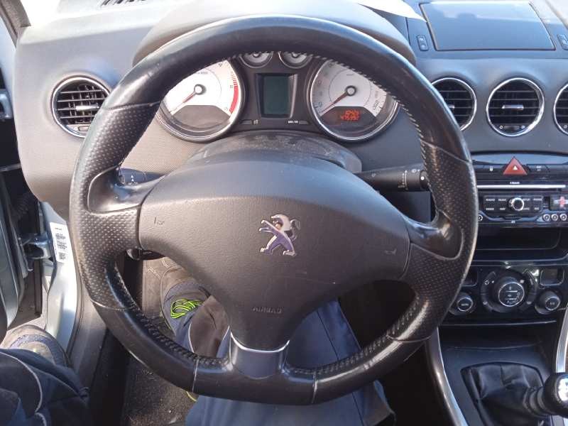 peugeot 308 del año 2011