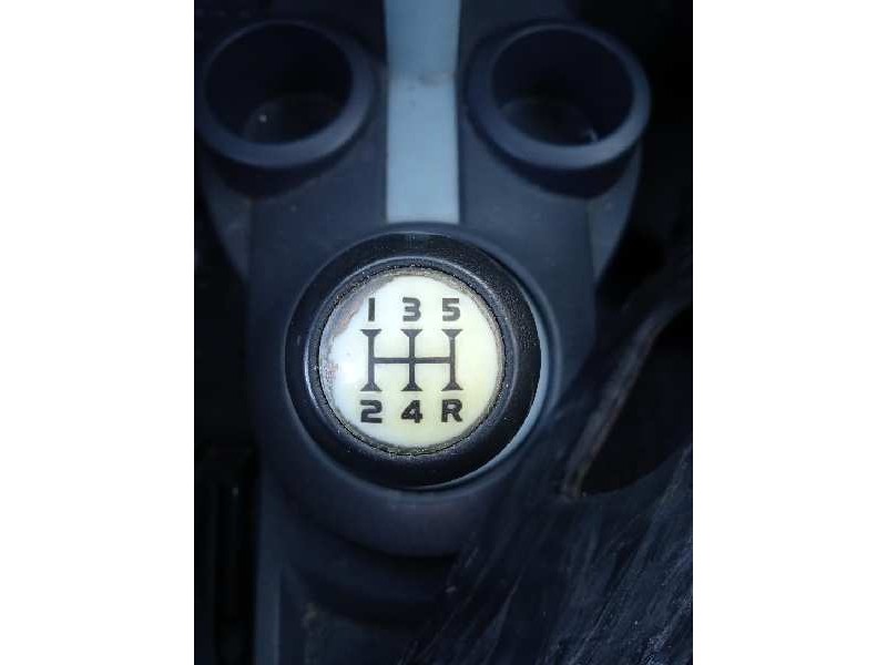 mitsubishi colt berlina 5 (z30a) del año 2006