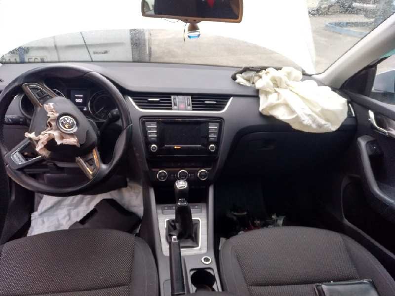 skoda octavia combi (5e5) del año 2015