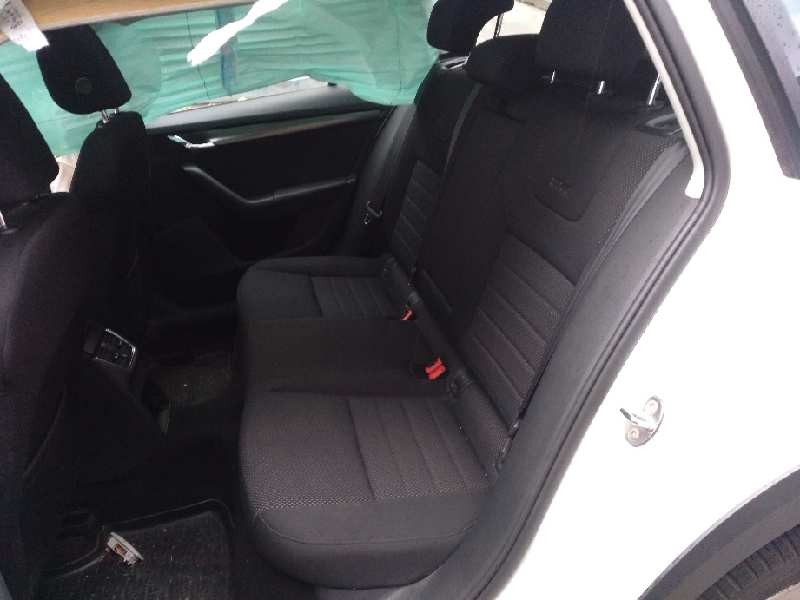 skoda octavia combi (5e5) del año 2015