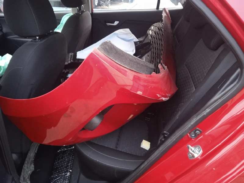 kia rio (yb) del año 2018