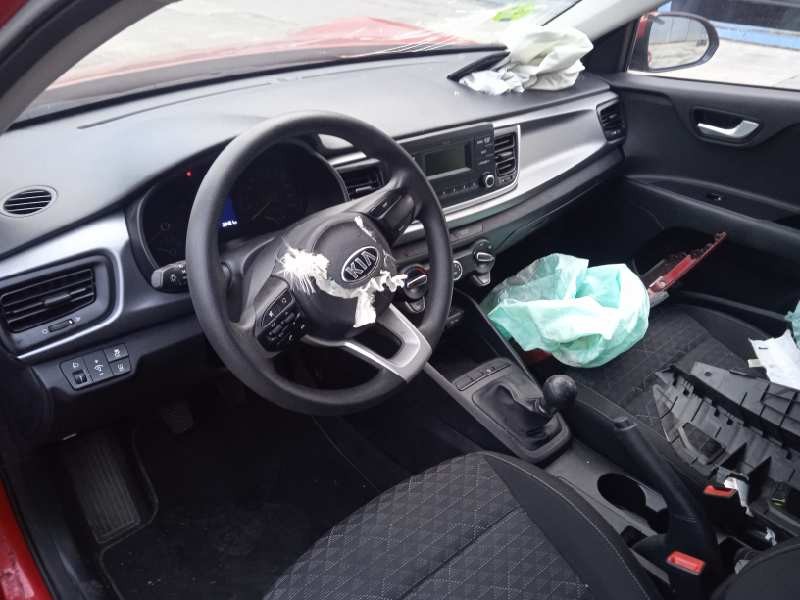 kia rio (yb) del año 2018